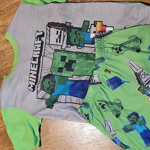 Minecraft Size 4/5 PJs - Picture 2 of 4